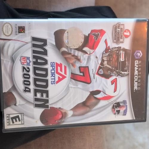 EA Sports Madden NFL 2004 Nintendo GameCube 2003 NTSC-U/C Complete Case Manual