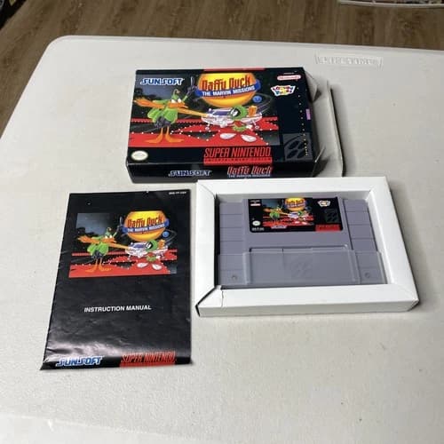 Daffy Duck The Marvin Missions SNES Super Nintendo Rare Complete In Box Manual
