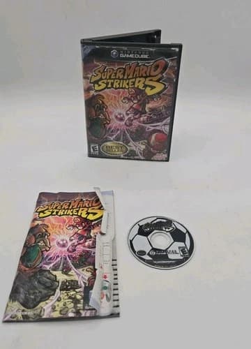 Super Mario Strikers Nintendo GameCube CIB Complete w/ Manual