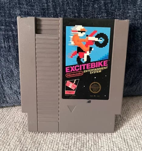 Excitebike (Nintendo Entertainment System, 1985) Tested and Working!