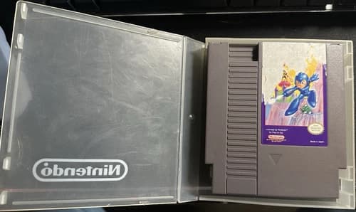 Mega Man 4 (Nintendo NES, 1991) Authentic Cartridge Tested Working