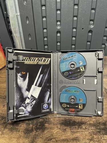 GoldenEye: Rogue Agent (Nintendo GameCube, 2004)