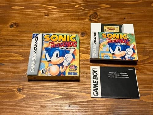 Sonic the Hedgehog Genesis Nintendo Gameboy Advance Complete with Box and Manual