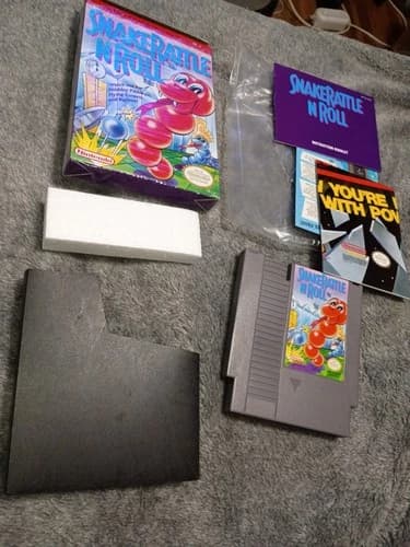 SNAKE RATTLE 'N' ROLL Nintendo NES Game Complete In Box Authentic!