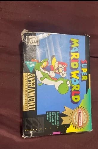 Nintendo Super Mario World Player's Choice Complete in Box SNES w/ Manual