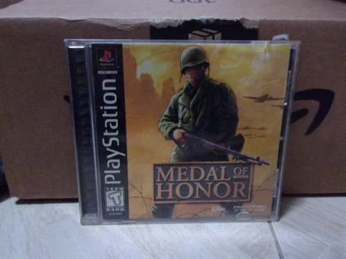 Medal of Honor Playstation 1 PS1 (1999) Complete in Box CIB Black Label Tested