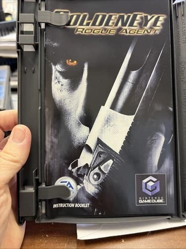 GoldenEye: Rogue Agent (Nintendo GameCube, 2004)