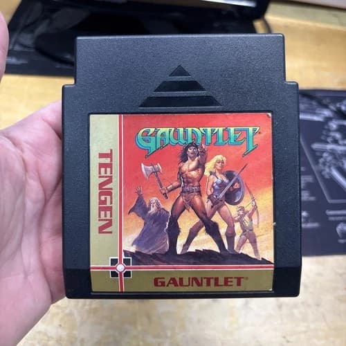 Gauntlet Tengen Black Cartridge NES Nintendo Entertainment System, 1987