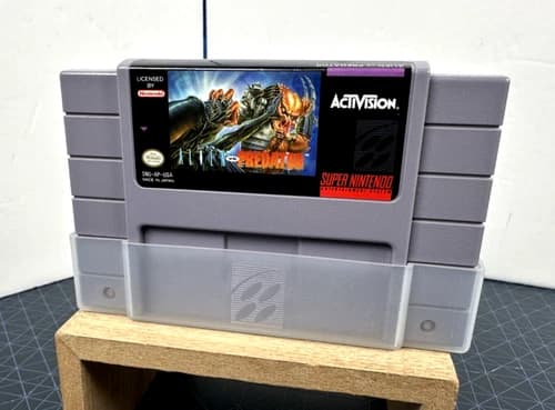 Alien vs Predator (Super Nintendo, 1993 SNES) Authentic - Tested & Working!
