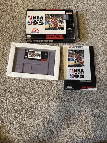 CIB NBA LIVE 95 BASKETBALL NINTENDO SNES VIDEO GAME COMPLETE BOX W/ PROTECTOR