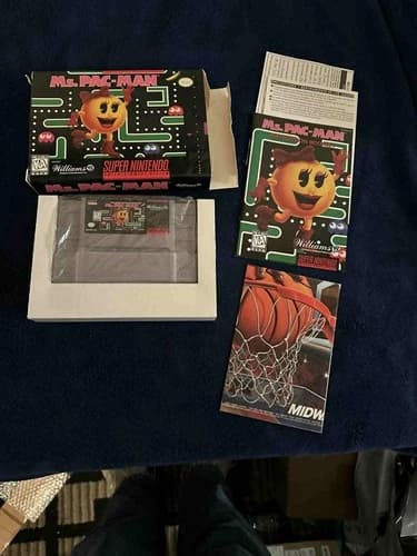 Ms. Pac-Man (Super Nintendo Entertainment System, 1996)