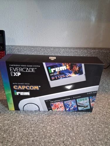 Evercade EXP Capcom Edition Portable Street Fighter Mega Man Ghouls N Ghosts