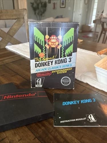 The Original Donkey Kong 3 Arcade Classics Series NES 1986 NES Box And Manual