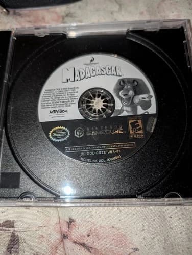 Madagascar (Nintendo GameCube, 2005) Game DISC ONLY