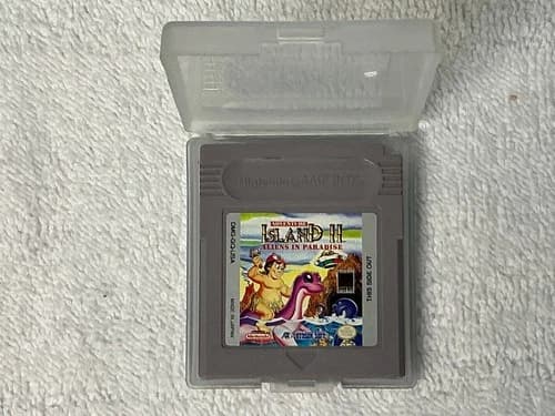Adventure Island II: Aliens in Paradise (Nintendo Game Boy) Authentic Tested