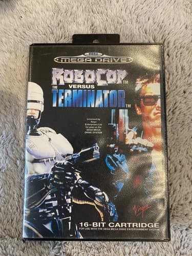 RoboCop Versus the Terminator (Megadrive) complete with booklet. Fast postage.