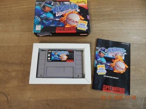 Ken Griffey Jr.'s Winning Run SNES GAME WITH BOX AND MANUAL