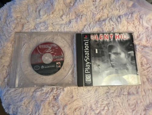 Silent Hill Sony PlayStation 1 Game, plus GameCube Resident evil 2 lose disk.