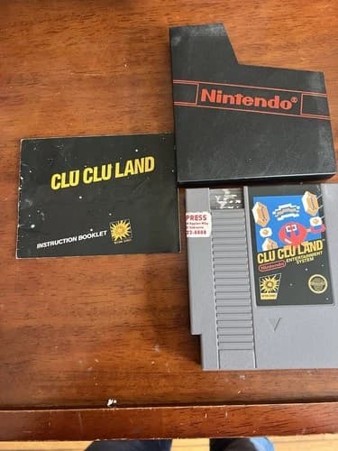 Clu Clu Land - Original NES Good Condition Complete with Manual