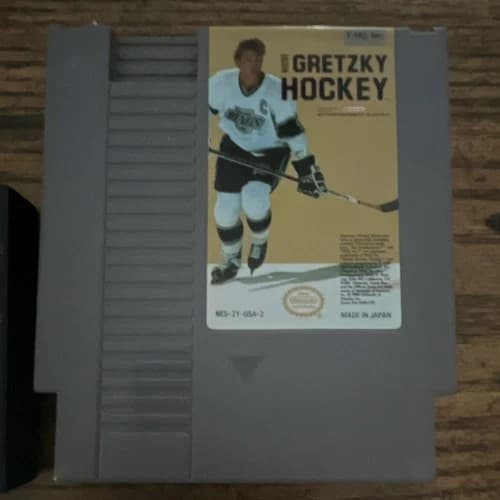 THQ Wayne Gretzky Hockey Nintendo NES Game Cartridge NTSC-U/C US/Canada