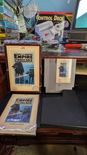 Star Wars: The Empire Strikes Back Nintendo NES Complete in Box w Manual Tested