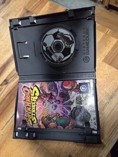 Super Mario Strikers (Nintendo GameCube, 2005) Complete CIB - Tested