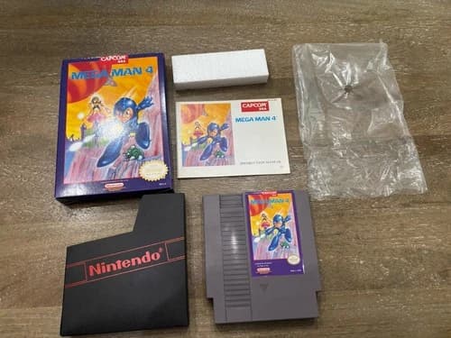 Mega Man 4 Nintendo NES Complete Box Manual Baggie Free Shipping