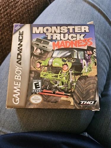 Monster Truck Madness (Nintendo Game Boy Advance, 2003)