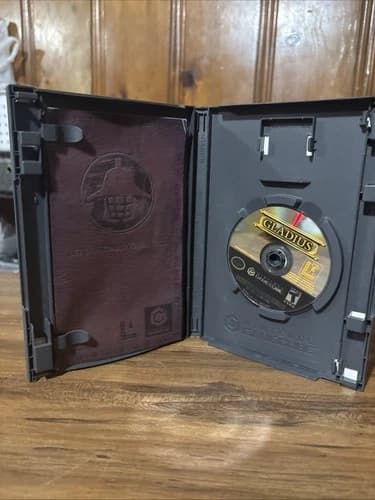TESTED 8.7/10 DISC COMPLETE CIB MANUAL GLADIUS (Nintendo GameCube, 2003)