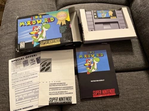 Super Mario World (SNES, 1991) CIB Complete
