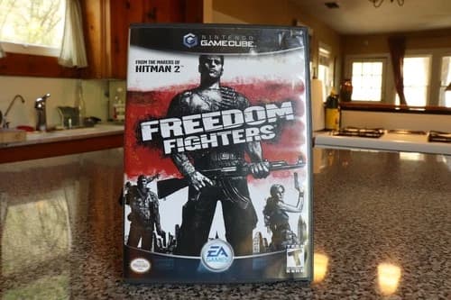 Freedom Fighters (Nintendo GameCube, 2003)