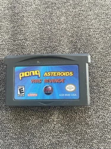 Gameboy Advance Game "Pong/Asteroids/Yars Revenge"