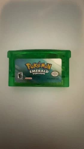 Pokemon Emerald Version Game Boy Advance GBA 2005 Tested Saves US Ver