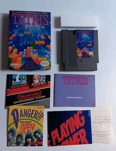 Tetris Nintendo Entertainment System, 1989 Complete W/Box, Manual, Inserts, Foam