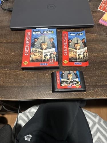 Sega Genesis Game Home Alone 2 Lost In New York CIB Complete In Box