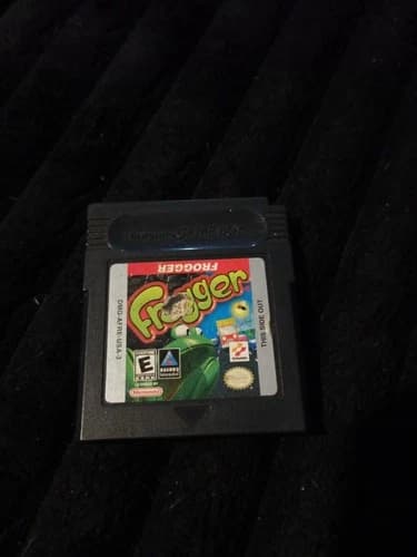 Authentic NINTENDO GAME BOY ORIGINAL FROGGER GAME Black CARTRIDGE 1997 Vintage