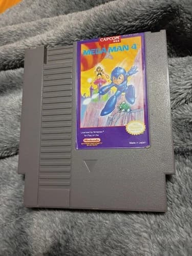 Nintendo NES (1991) Mega Man 4