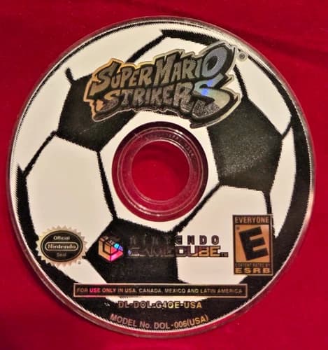 Super Mario Strikers (Nintendo GameCube, 2005) Disc only - Not Loading - As Is
