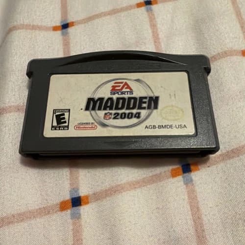 EA SPORTS Madden NFL 2004 Sports Game Nintendo Game Boy Advance (Sold as is)