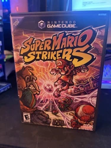 Super Mario Strikers (Nintendo GameCube, 2005) CIB COMPLETE
