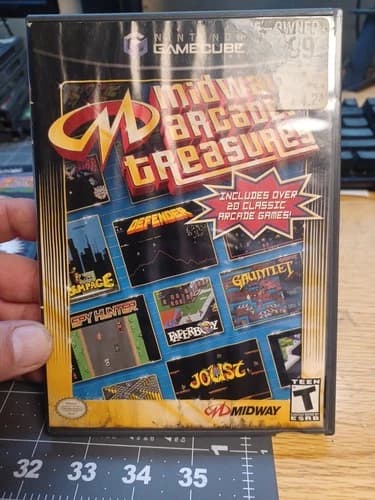 Midway Arcade Treasures -Nintendo GameCube- CIB Complete w/ Manual- Tested