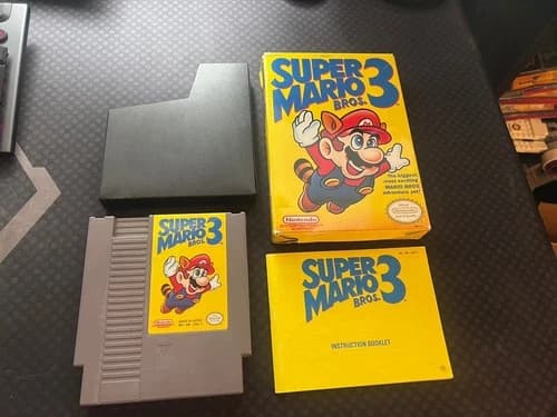 Super Mario Bros. 3 Nintendo NES Complete in Box CIB