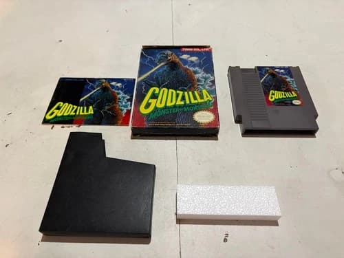 Nintendo NES Godzilla: Monster of Monsters! Complete In Box!