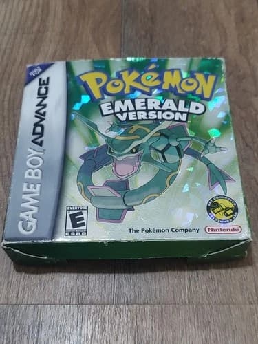 Pokemon Emerald Version Nintendo Game Boy Advance GBA Complete in Box CIB
